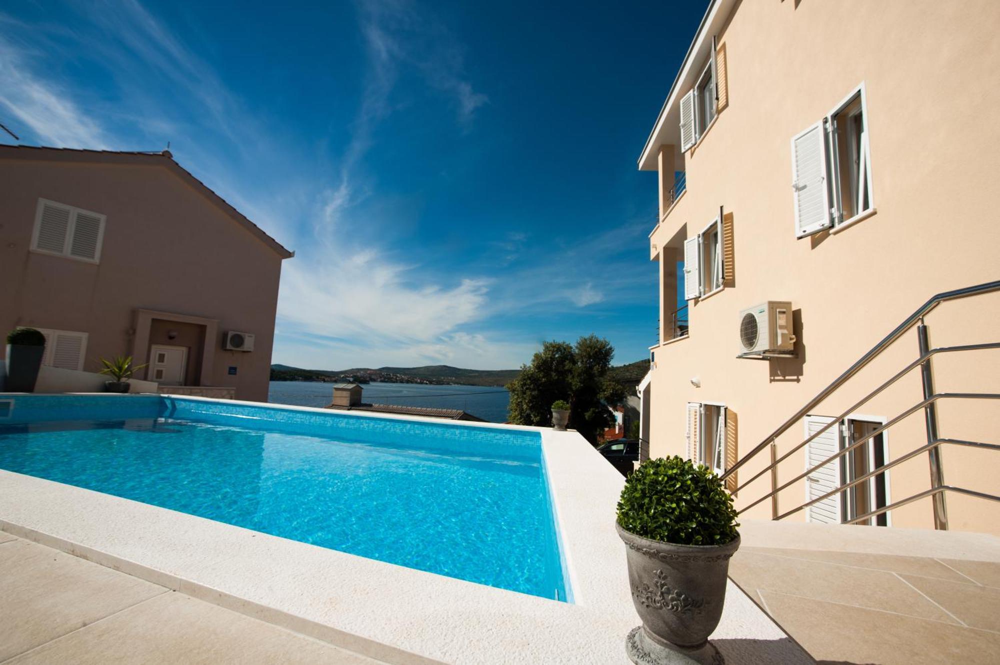 Apartments Villa Laguna With Pool Razanj Ruang foto
